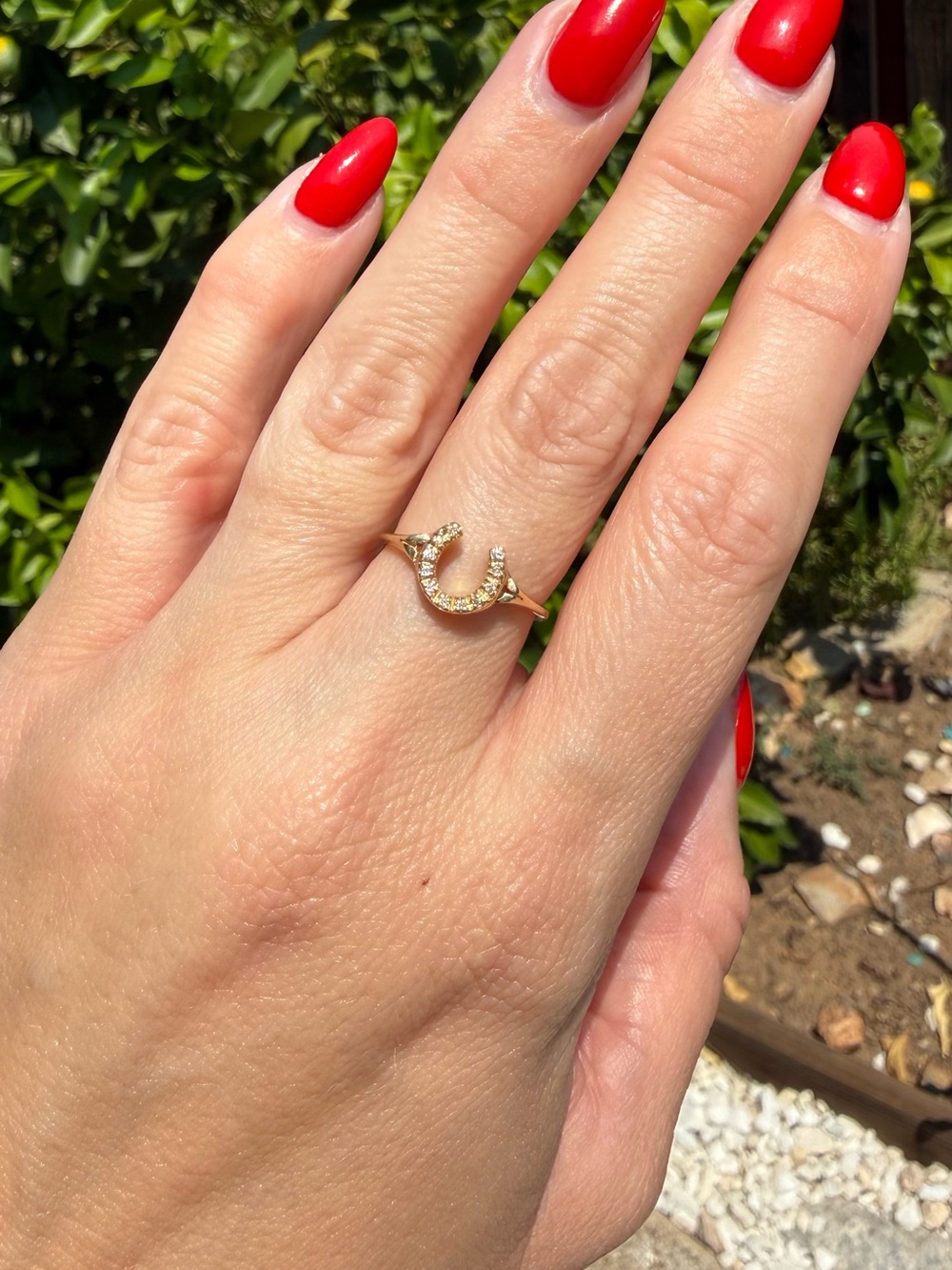 14k Gold Horseshoe Natural Diamond Ring - Size 7